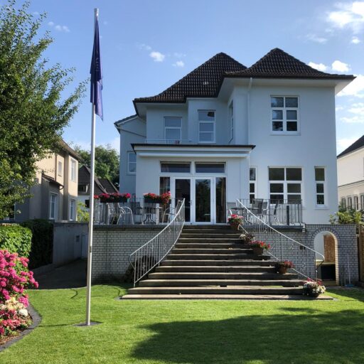 Freitreppe in den Garten